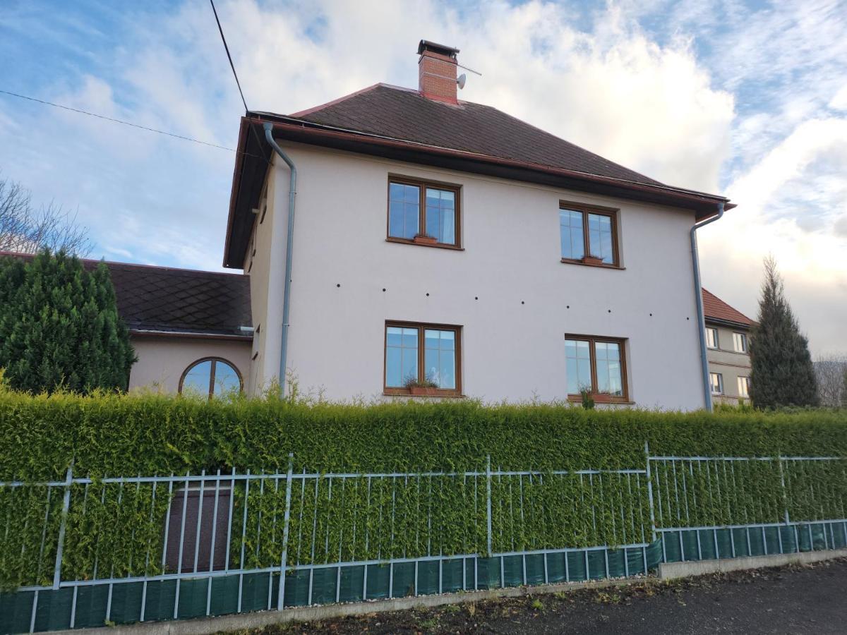 Prazdninovy Dum Varnsdorf Exteriör bild