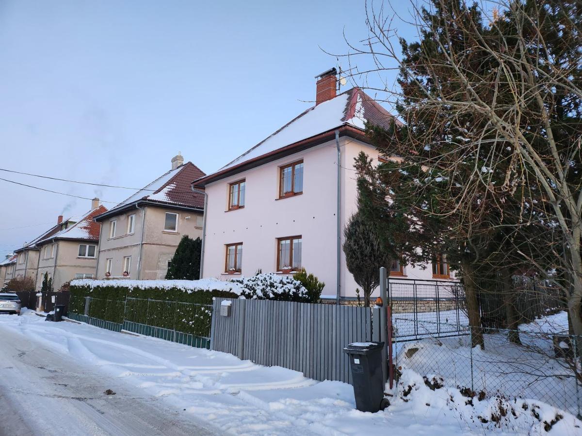 Prazdninovy Dum Varnsdorf Exteriör bild